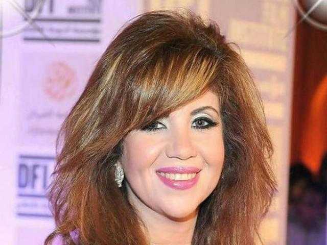 بوسي شلبي تحير جمهورها بهذه الإطلالة