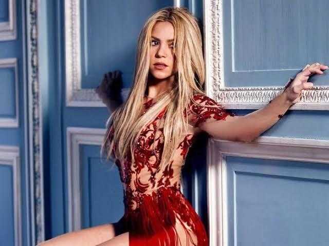 أسرار غريبة وراء رشاقة شاكيرا .. تعرف عليها