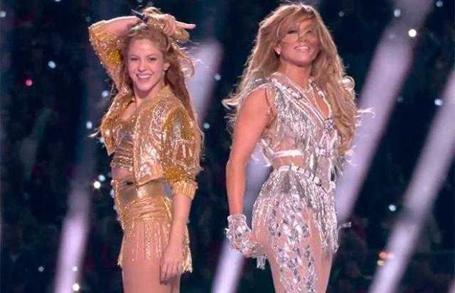 أرقام خيالية.. كم تقاضت جينيفر لوبيز وشاكيرا مقابل عرضهما في SuperBowl؟