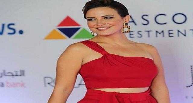 ريهام عبد الغفور تدهش جمهورها بـ لوك غريب