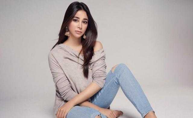 أحدث ظهور للفنانة أسيل عمران بإطلالة جذابة