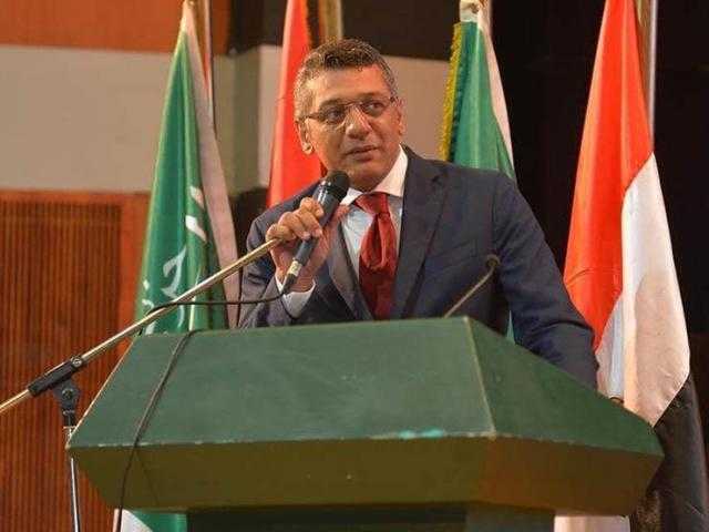 الوفد يطالب بالارتقاء بصناعة الغزل والنسيج