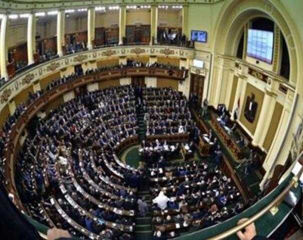 برلماني يطالب قياس درجة الحرارة للموظفين قبل دخول مقر العمل