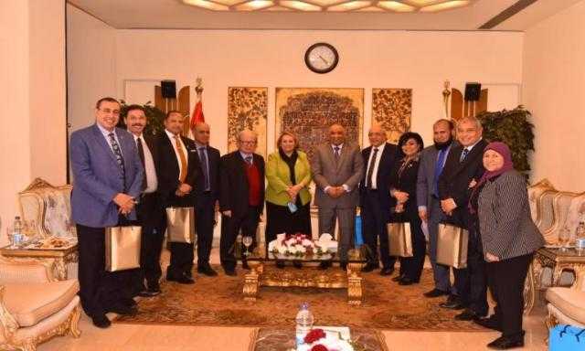 بالصور .. رئيس هيئة الرقابة الإدارية يلتقى أعضاء «الخطة والموازنة» بالبرلمان