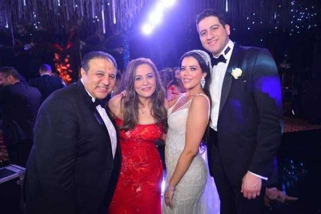 بعد تصدرها ترنيد جوجل.. أبرز إطلالات شيرين وجدي