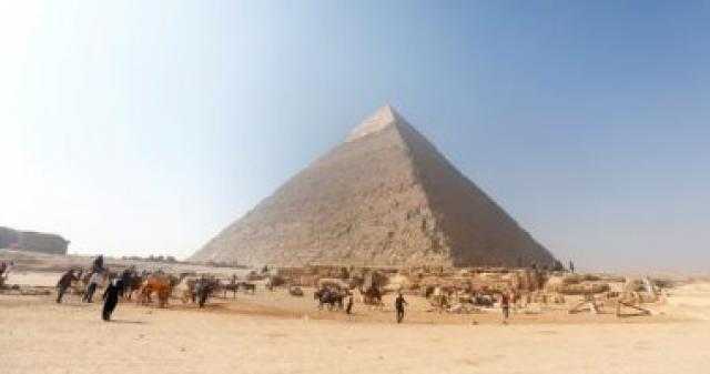 التصريح بدفن جثة شاب انتحر من فوق هرم خفرع بالمنطقة الاثرية فى الهرم