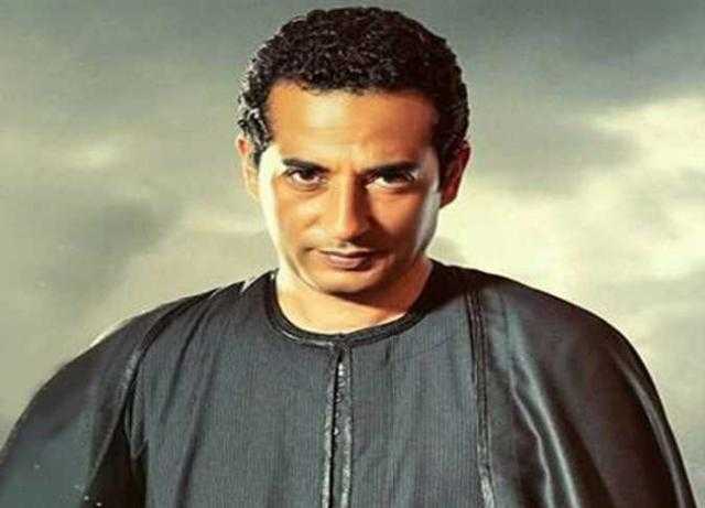 كورونا.. عمرو سعد برفقة فيفي عبده بالكمامة