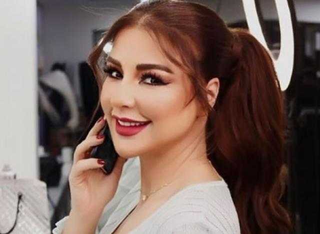 كورونا.. ماجى بوغصن ترتدى ”كمامة”