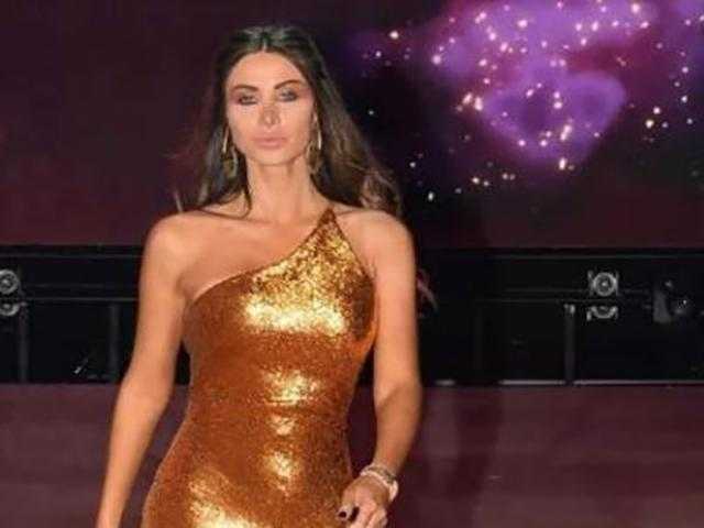 مفاجأة.. تعرف على سعر فستان أنابيلا هلال في عرض ”ذا فويس كيدز”