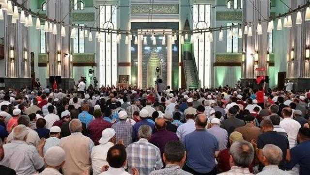 الإفتاء تحسم نزول المواطنين لأداء صلاة الجمعة
