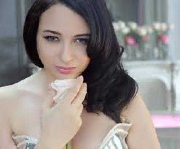 بإطلالة مبهجة.. ساندي تحتفل بشم النسيم