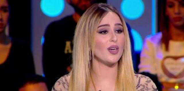 راقصة تونسية تدعو المواطنين البقاء في منازلهم بهذه الرقصة