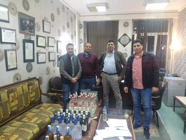 الجمارك.. القبض على دليفري «خمور»