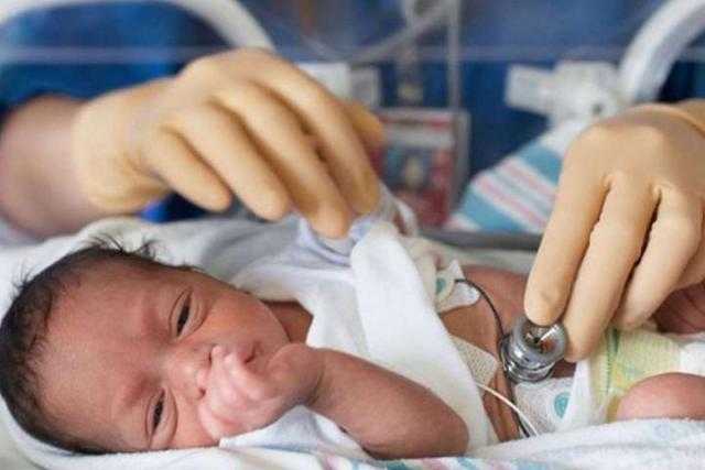 أم مصابة بكورونا تضع مولودها داخل مستشفى العزل الصحي