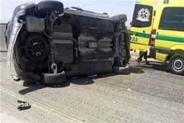مصرع شخص وإصابة 4 في انقلاب سيارة بأسوان