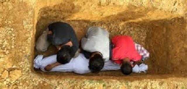 الأزهر يوضح حكم دفن مجموعة من المتوتى في قبر واحد