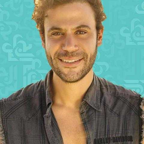 محمد إمام يوجه رسالة لوالدته.. صورة