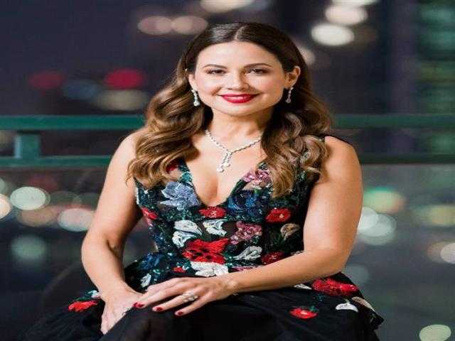 ريا ابي راشد تعتمد أحدث صحيات أحزمة الخصر من ديور