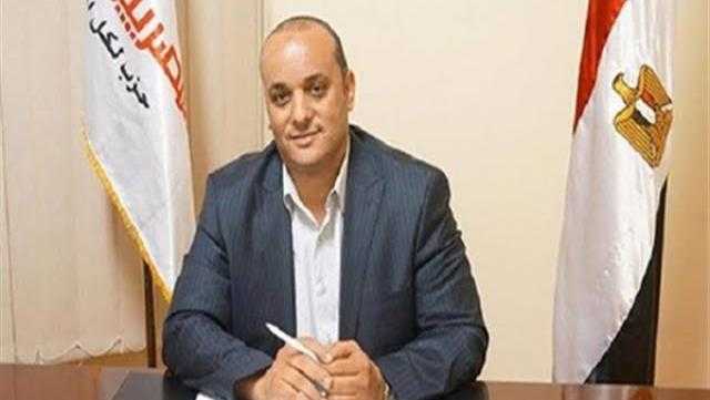 برلماني يقترح تخصيص يوما في العام عيدا للأطباء والعاملين في الصحة