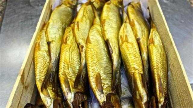 ضبط 5 أطنان أسماك مملحة فاسدة بالمحافظات