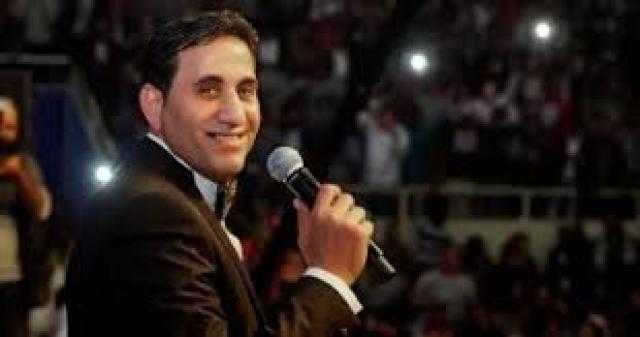 شاهد.. شيبة وأمينة ونجوم الفن في كواليس ”خليك في البيت”
