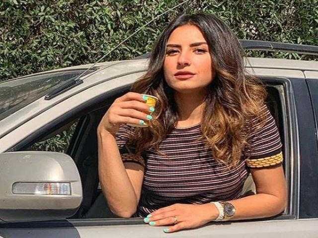 ريهام أيمن في ثاني أيام رمضان بفستان جذاب