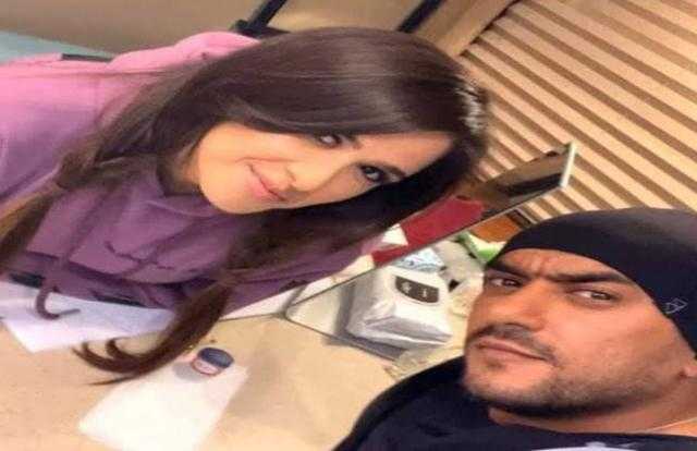 شاهد.. ياسمين عبد العزيز تهاجم معجبة غازلت أحمد العوضي