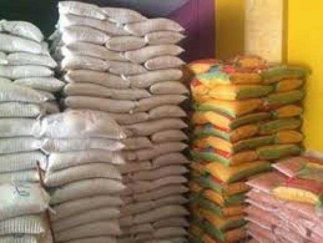 ضبط 17 طن أرز ودقيق مجهول المصدر داخل مخزن غير مرخص بالمقطم