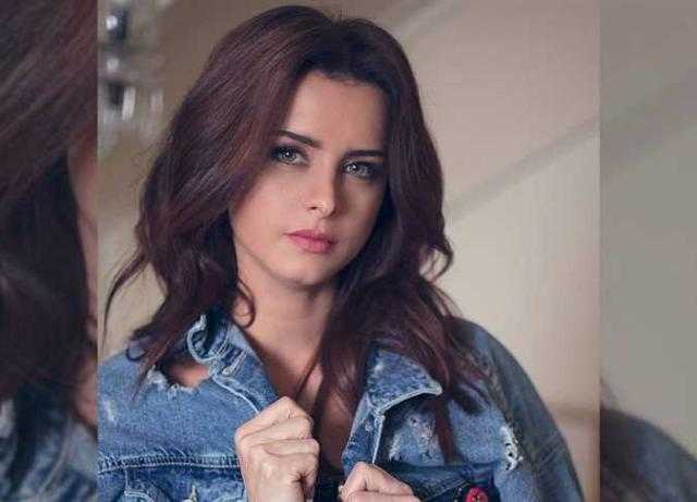 شاهد.. نور تشارك جمهورها بصورة من كواليس مسلسل ”البرنس”