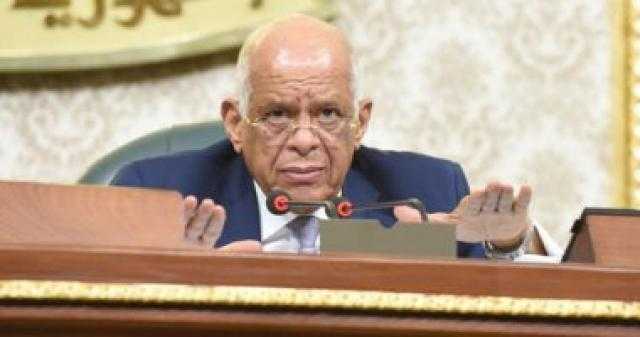 البرلمان يوافق على فرض رسوم على البنزين والسولار