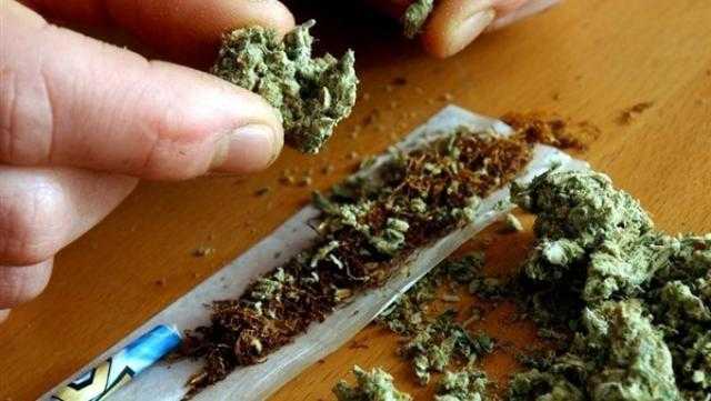 ضبط عاطلين بحوزتهما كيلو فودو وسلاح أبيض بالمرج