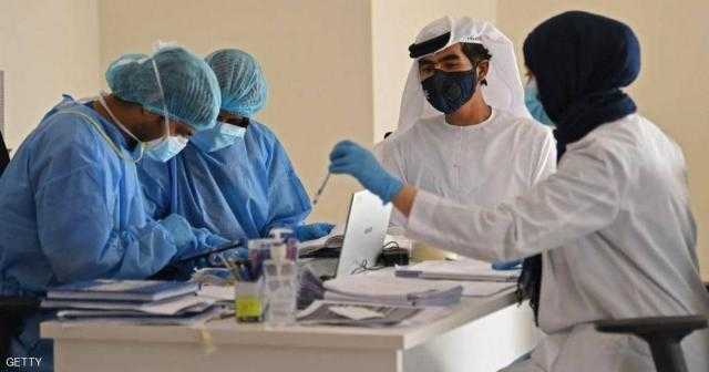 الإمارات تسجل حالة وفاة و705 إصابات جديدة بفيروس كورونا
