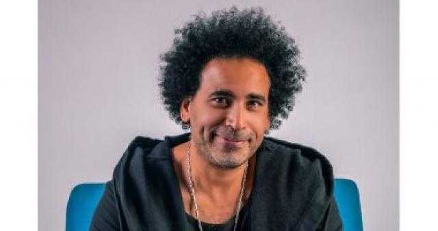 بالفيديو.. مصطفى شوقي يطرح أغنية ”أبويا وصاني” للجيش المصري