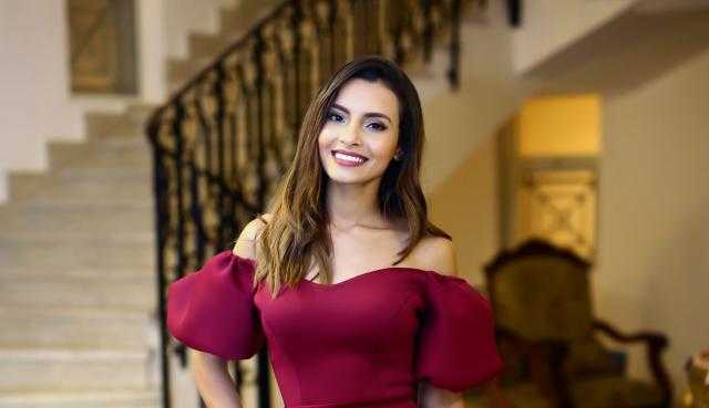 شاهد.. كارمن سليمان في أحدث ظهور برفقة زوجها