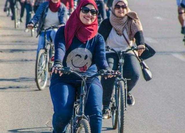 برلماني يقترح ركوب العجل بدلا من السيارات لمنع انتشار كورونا