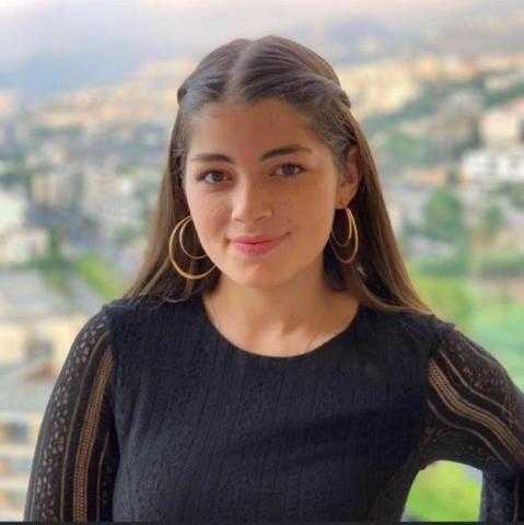 ليلي أحمد زاهر تهوس جمهورها بالتل الناعم