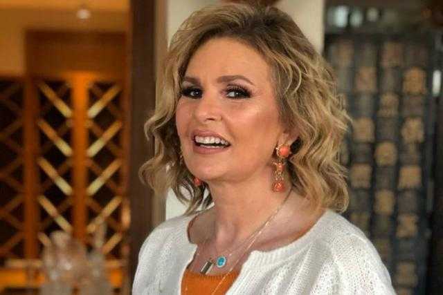 يسرا لوالدتها : فراقك صعب عليا أوي