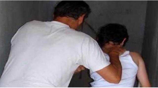 ”هتكوا عرضي”.. شاب يتهم أصدقائه باغتصابه ومساومته لدفع 4آلاف جنيه