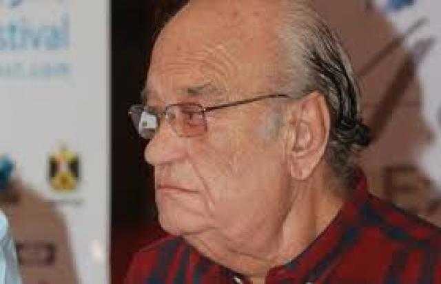 تشييع جثمان حسن حسني إلى مثواه الأخير بمقابر طريق الفيوم