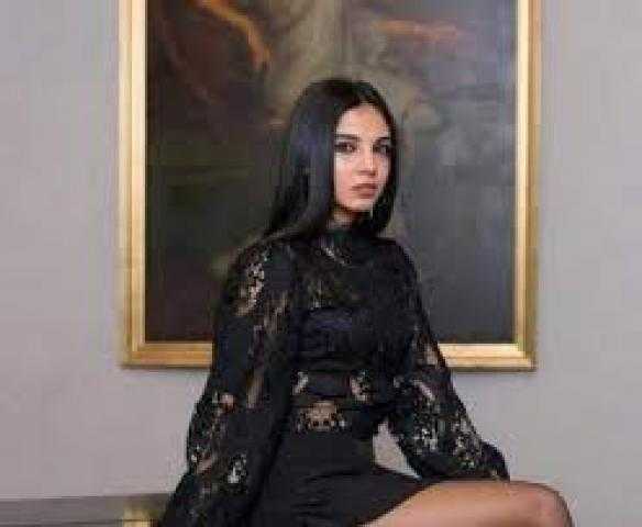 سلمى أبو ضيف تفاجئ جمهورها بهذه الإطلالة