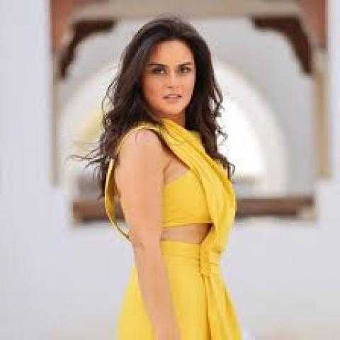 شاهد.. رشا مهدى تشعل السوشيال ميديا