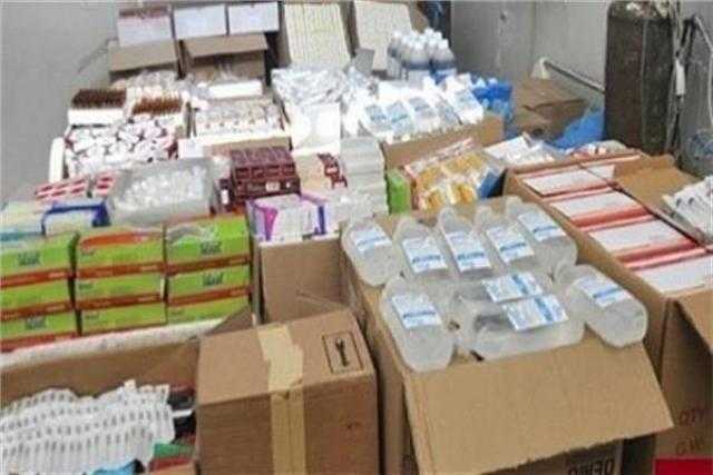 التحفظ على 4167 قطعة مستلزمات طبية حجبها تاجر لرفع الأسعار بالوايلي