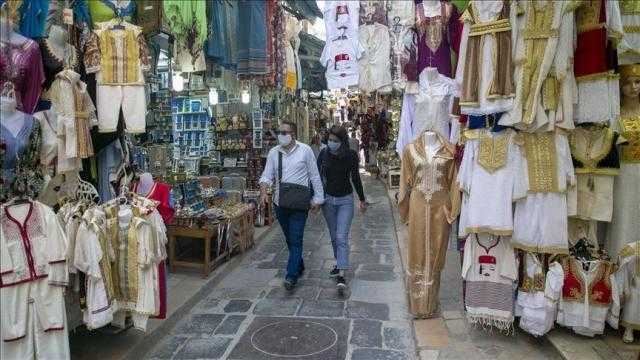 الجزائر تسجل 102 إصابة جديدة بفيروس كورونا