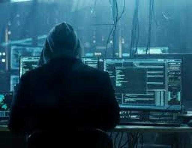4 إجراءات بسيطة تمنع هاتفك من الاختراق وعمليات النصب