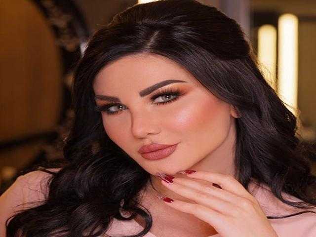 شاهد.. جيني إسبر تمارس التمارين الرياضية