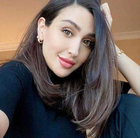 شاهد.. أول ظهور لـ جيسي عبده بعد وفاة والدها في حريق