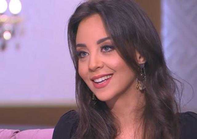 بإطلالة سوداء.. مريم الخشت تبهر جمهورها في مهرجان القاهرة السينمائي