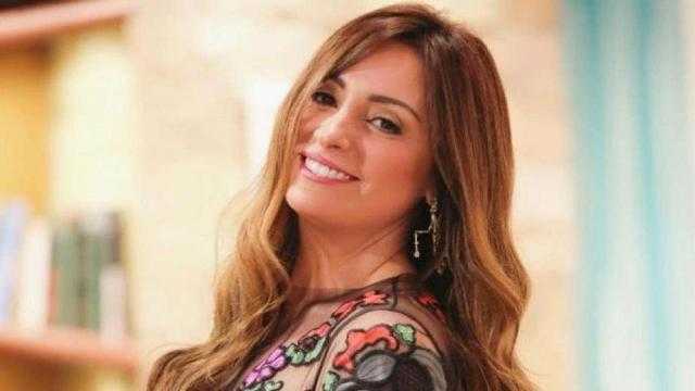 شاهد.. نرمين الفقى تثير الجدل بإطلالة جريئة