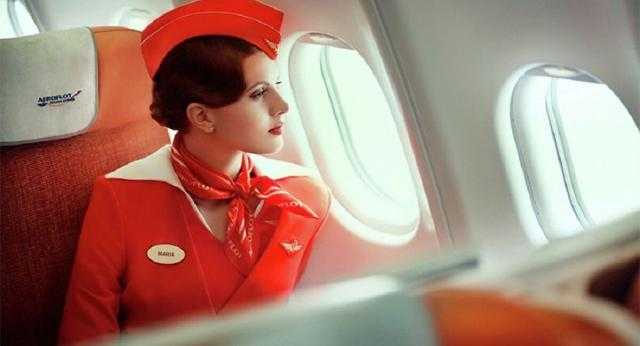 شركة طيران تطلب من المضيفات التوقف عن ارتداء الكمامات