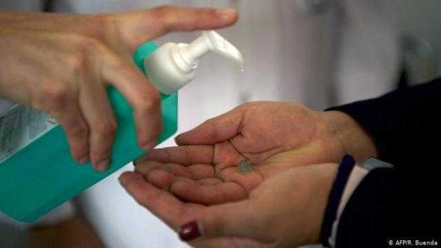 انتبه.. FDA تحذر من استخدام 9 أنواع مطهرات لمواجهة كورونا